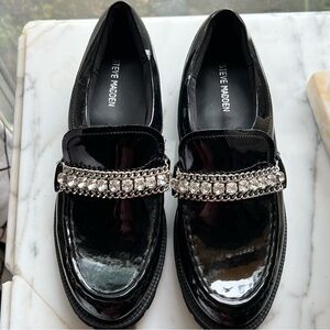 Steve Madden Black Patent Leather Loafers Silver Accents NWOB Size 4